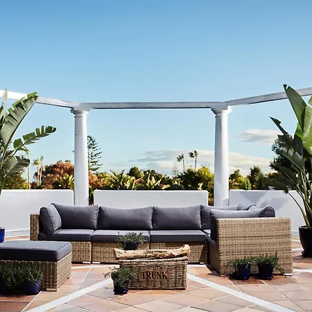 18 Suits Chalet Puerto Banus Holiday home Marbella