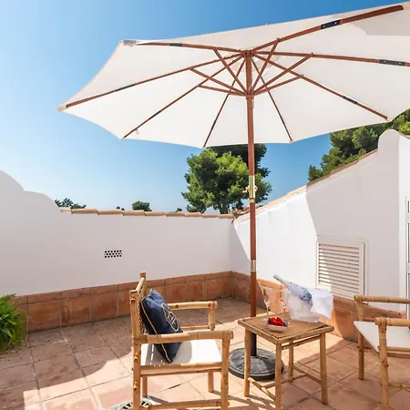 18 Suits Chalet Puerto Banus Marbella